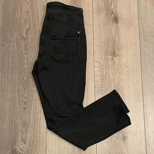 Rock & Republic black stretch pull on denim jeans jeggings